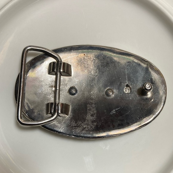 Western Style Belt Buckle with Bird in Flight - Picture 4 of 4